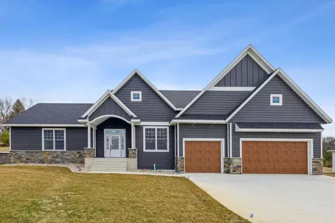 3613 Crestwood Rdg NE, Alexandria, MN 56308