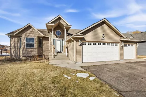 1909 7th St N, Sartell, MN 56377