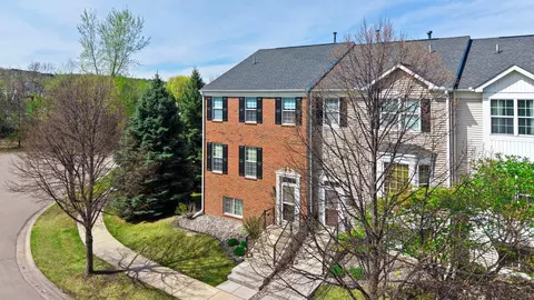 1780 Riverside Dr, Shakopee, MN 55379
