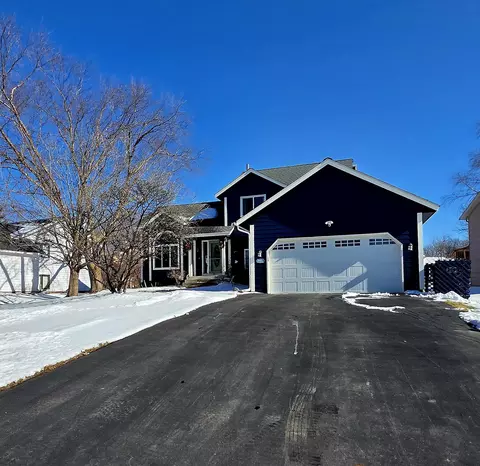 4401 Braddock Trl, Eagan, MN 55123