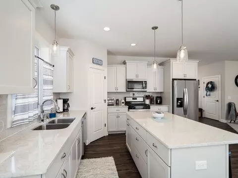 404 Grant Ave SE, Hutchinson, MN 55350