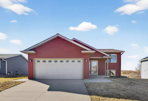 5315 Castleview Dr NW, Rochester, MN 55901