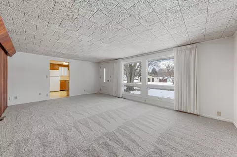 Living - 730 9th St NW, Faribault, MN 55021 photo 1 of 2