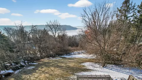 2216 Orwell Ct N, Stillwater, MN 55082