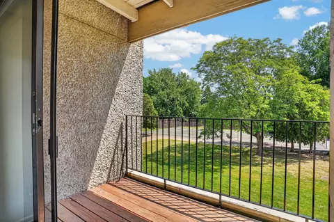 Exterior - 4130 Rahn Rd #206, Eagan, MN 55122 photo 4 of 10
