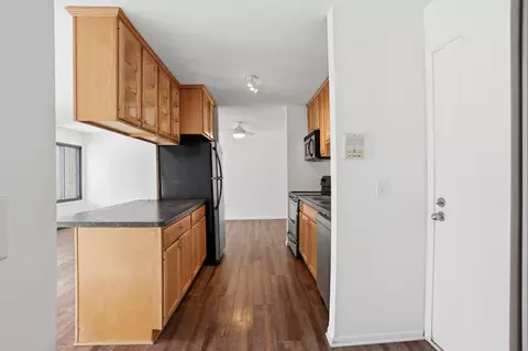 Kitchen - 4130 Rahn Rd #206, Eagan, MN 55122 photo 2 of 4