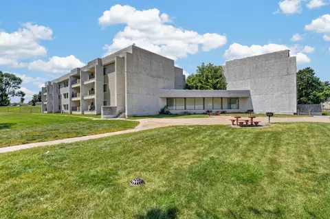 Exterior - 4130 Rahn Rd #206, Eagan, MN 55122 photo 8 of 10