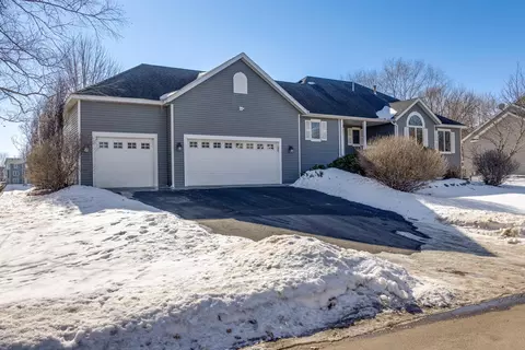 2484 Briar Oakes Blvd, Monticello, MN 55362