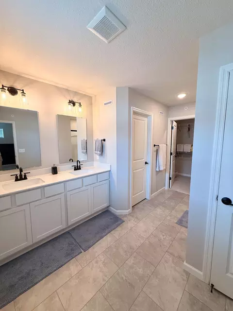 Bath - 4837 Avery Ct, Eagan, MN 55123 photo 2 of 2