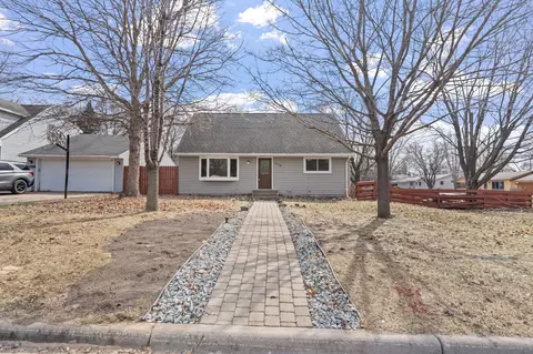 2476 Ridge Ln, Mounds View, MN 55112