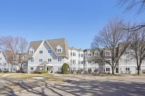 4035 Victoria St N #212, Shoreview, MN 55126