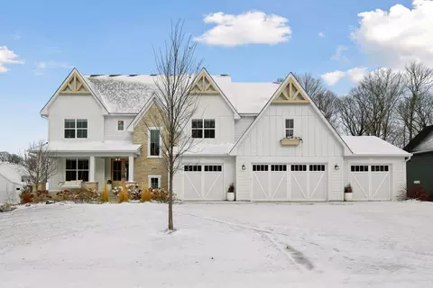 6592 Big Woods Dr, Minnetrista, MN 55331