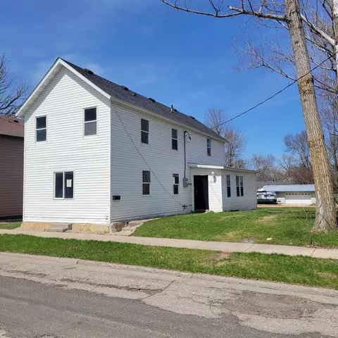 205 Elm Ave SE, Montgomery, MN 56069