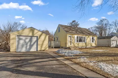2251 Pinewood Dr, Mounds View, MN 55112