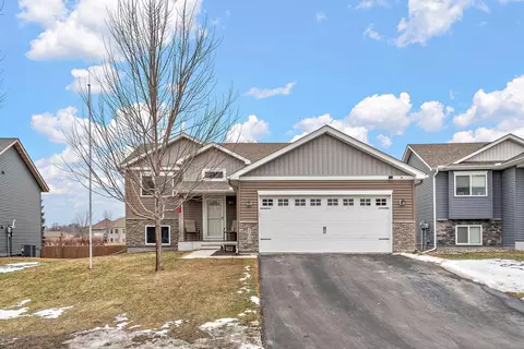 1107 Village St SE, New Prague, MN 56071