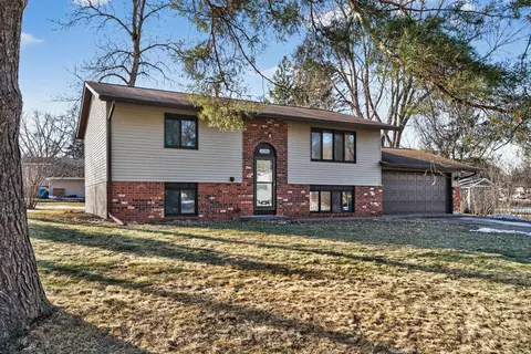 21306 Heath Ave N, Forest Lake, MN 55025