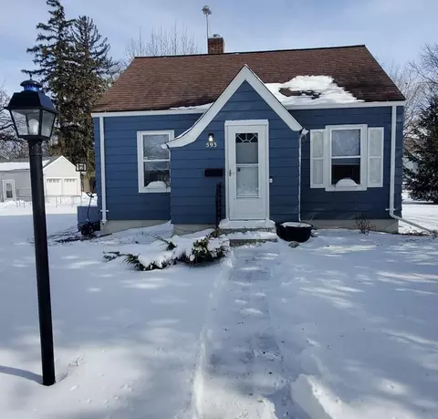 593 Grove St SW, Hutchinson, MN 55350