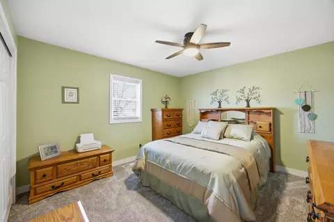 Bedroom - 401 3rd Ave S, Fairmount, ND 58030 photo 2 of 4