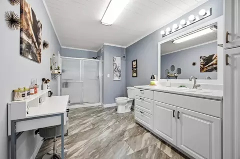 Bath - 401 3rd Ave S, Fairmount, ND 58030 photo 1 of 1