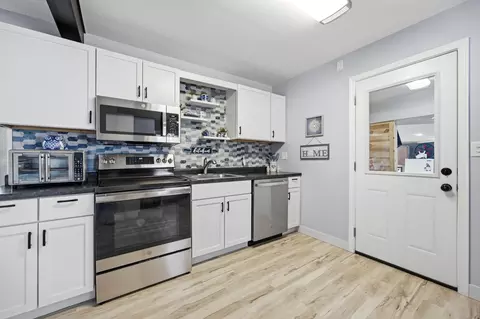 Kitchen - 401 3rd Ave S, Fairmount, ND 58030 photo 2 of 3