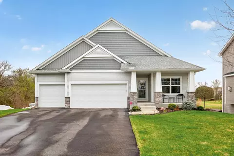 1305 Meadow Ct, Shakopee, MN 55379