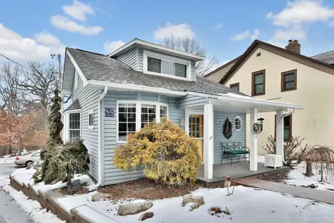 87 Quail St, Mahtomedi, MN 55115