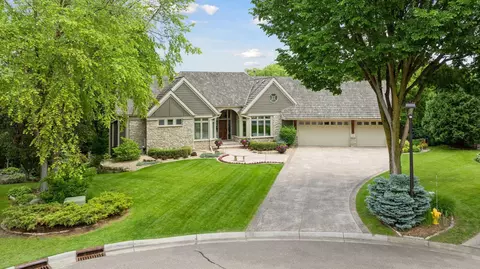 1280 Zircon Ln N, Plymouth, MN 55447