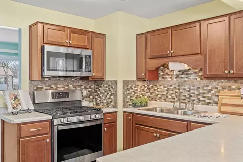 Kitchen - 2139 4th St E, Saint Paul, MN 55119 photo 5 of 6