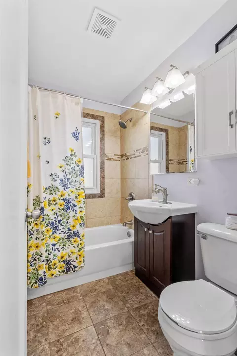 Bath - 2139 4th St E, Saint Paul, MN 55119 photo 1 of 2