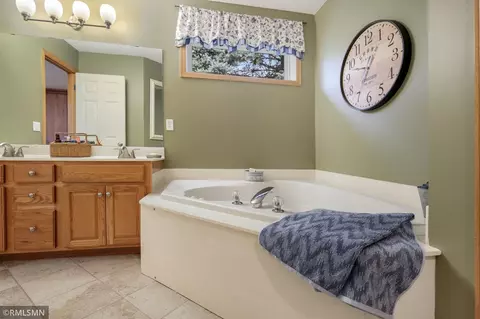 Bath - 14547 Bloomfield Path, Rosemount, MN 55068 photo 1 of 1