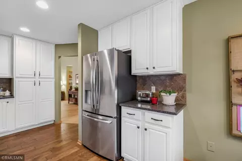 Kitchen - 14547 Bloomfield Path, Rosemount, MN 55068 photo 3 of 4