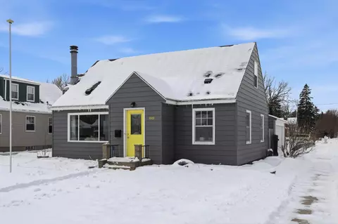 1003 11th St S, Moorhead, MN 56560