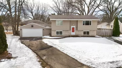 7998 E River Rd, Fridley, MN 55432