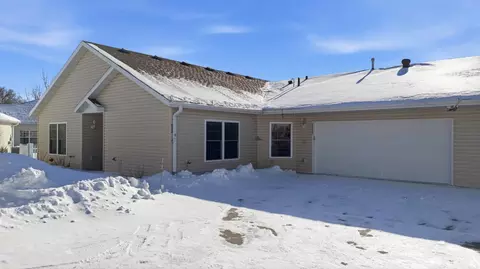 5323 University Dr S #D, Fargo, ND 58104