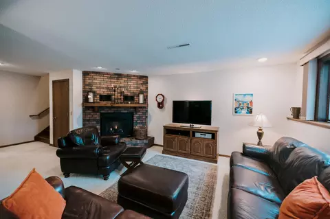 Living - 5 Westview Dr, Morris, MN 56267 photo 3 of 4
