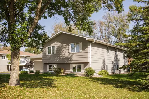 Exterior - 5 Westview Dr, Morris, MN 56267 photo 3 of 12