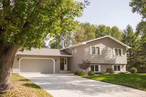 5 Westview Dr, Morris, MN 56267