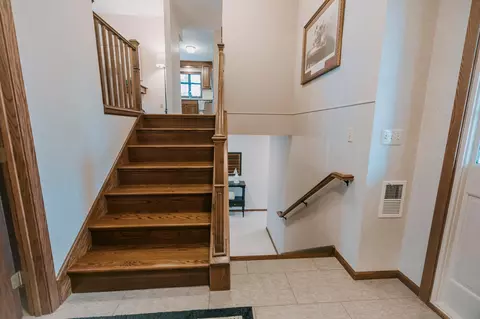 Entry Way - 5 Westview Dr, Morris, MN 56267 photo 8 of 10
