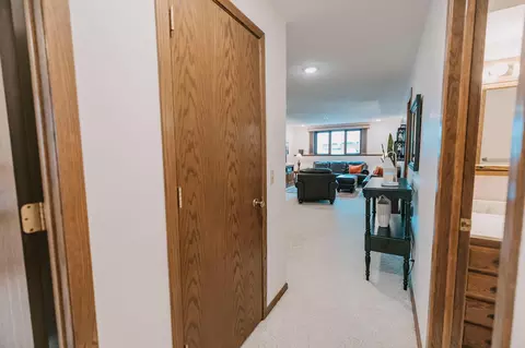 Entry Way - 5 Westview Dr, Morris, MN 56267 photo 10 of 10