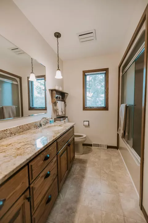 Bath - 5 Westview Dr, Morris, MN 56267 photo 1 of 6