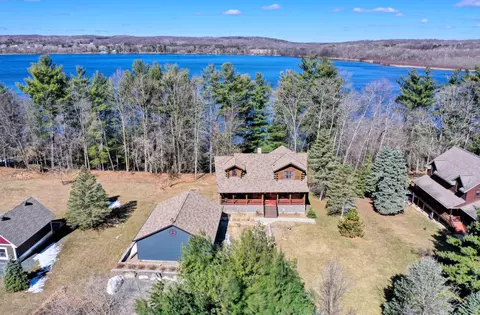 871 207th St, Osceola, WI 54009