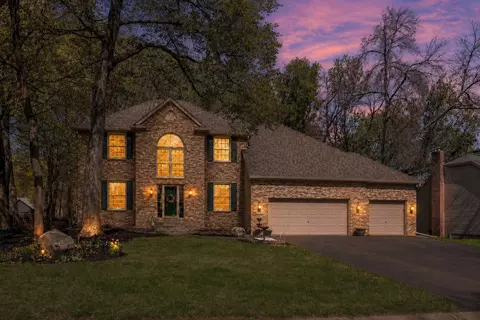 17126 New Market Dr, Eden Prairie, MN 55347