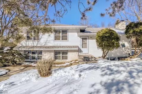 1800 Skyline Dr S, Burnsville, MN 55337