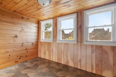 Entry Way - 1211 E 1st St, Duluth, MN 55805 photo 1 of 1