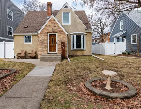 745 Mount Curve Blvd, Saint Paul, MN 55116