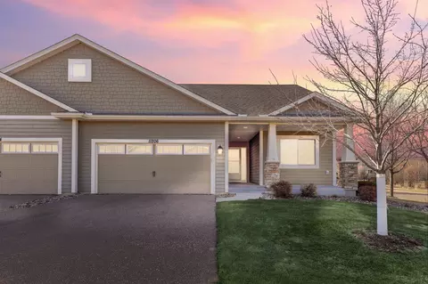 11206 Bushel Curv, Woodbury, MN 55129