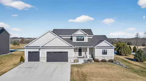 1730 8th St SE, Pine Island, MN 55963