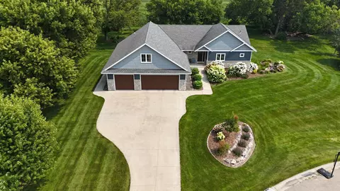 1412 Fairacre Ln SW, Willmar, MN 56201