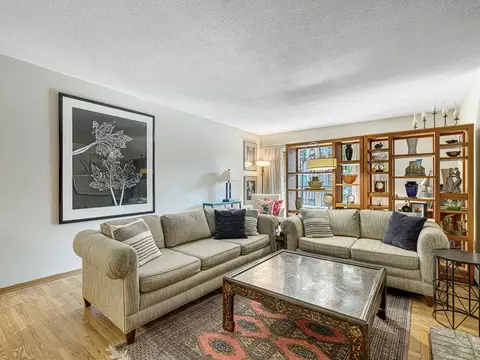 2220 Midland Grove Rd #202, Roseville, MN 55113