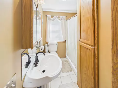 Bath - 1401 7th Ave N, Saint Cloud, MN 56303 photo 1 of 1